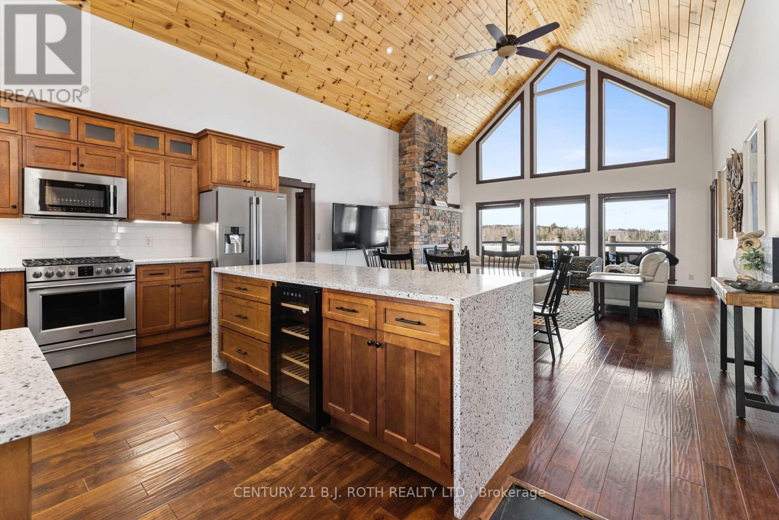 64 Mccords Road, Mckellar, ON - Indoor Photo Showing Kitchen With Stainless Steel Kitchen With Upgraded Kitchen