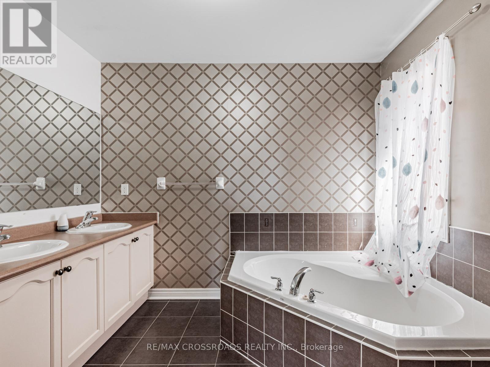81 Lahore Crescent, Markham, ON - Indoor Photo Showing Bathroom