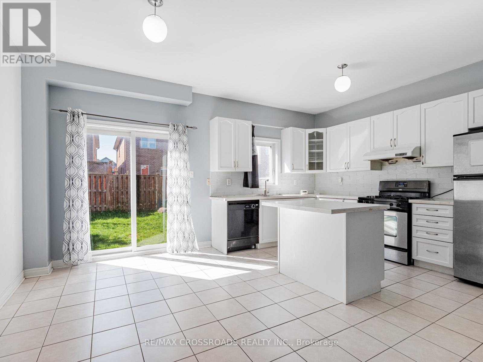 81 Lahore Crescent, Markham, ON - Indoor Photo Showing Kitchen