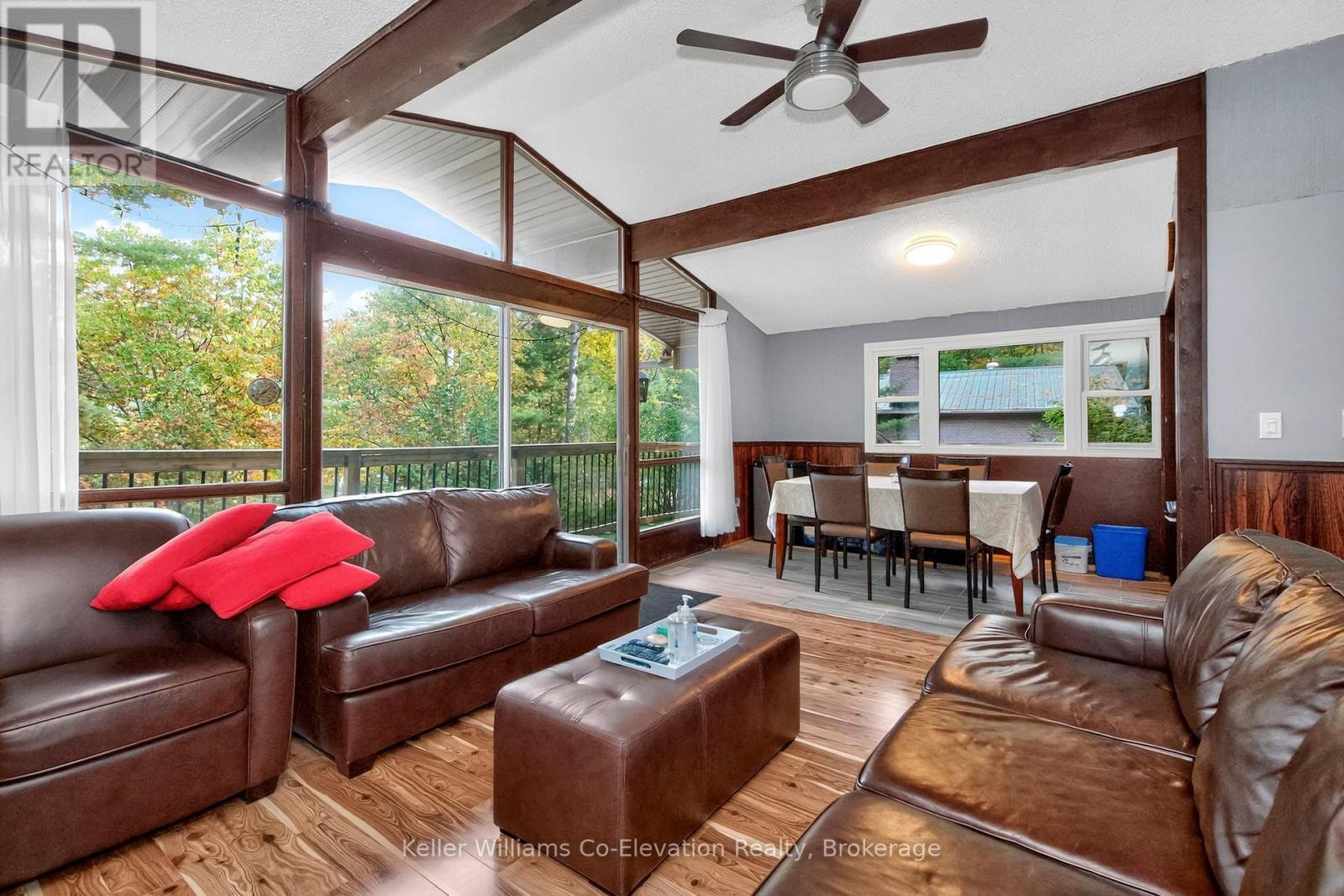 1950 Champlain Road, Tiny, ON - Indoor Photo Showing Living Room