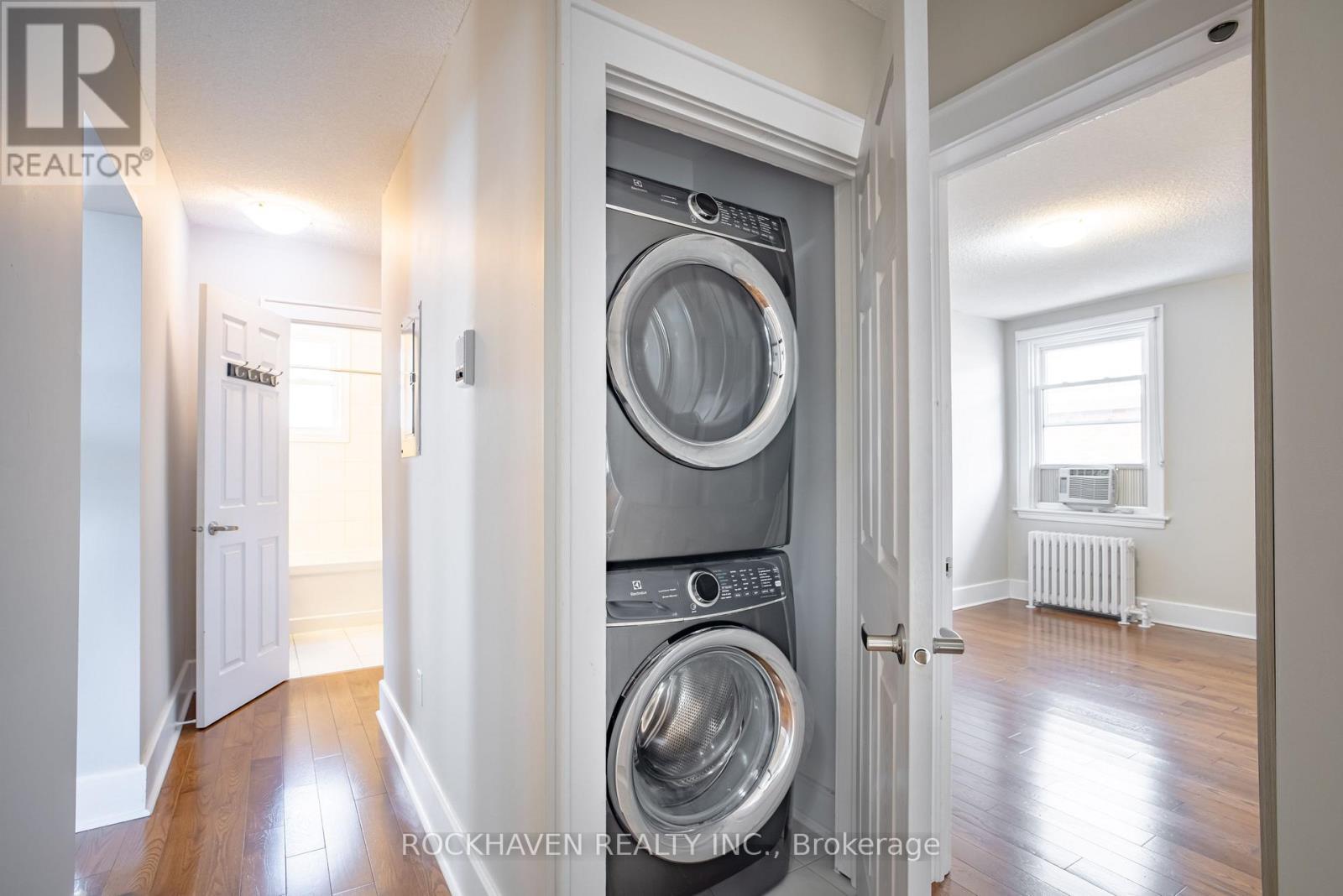 14 - 366 John Street S, Hamilton, ON - Indoor Photo Showing Laundry Room