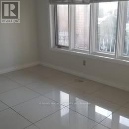 Main Fl - 84 Montmorency Drive, Hamilton, ON - Indoor Photo Showing Other Room