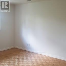 Main Fl - 84 Montmorency Drive, Hamilton, ON - Indoor Photo Showing Other Room