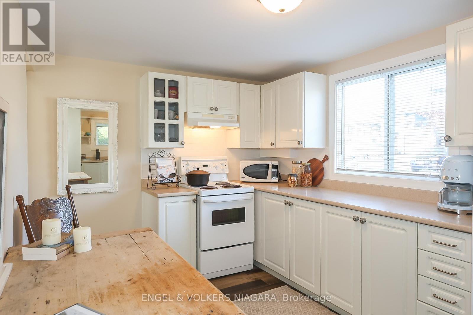 41 Andrew Crescent, Goderich (Goderich (Town)), ON - Indoor Photo Showing Kitchen