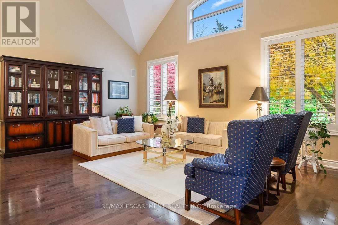 762 Hidden Grove Lane, Mississauga, ON - Indoor Photo Showing Living Room