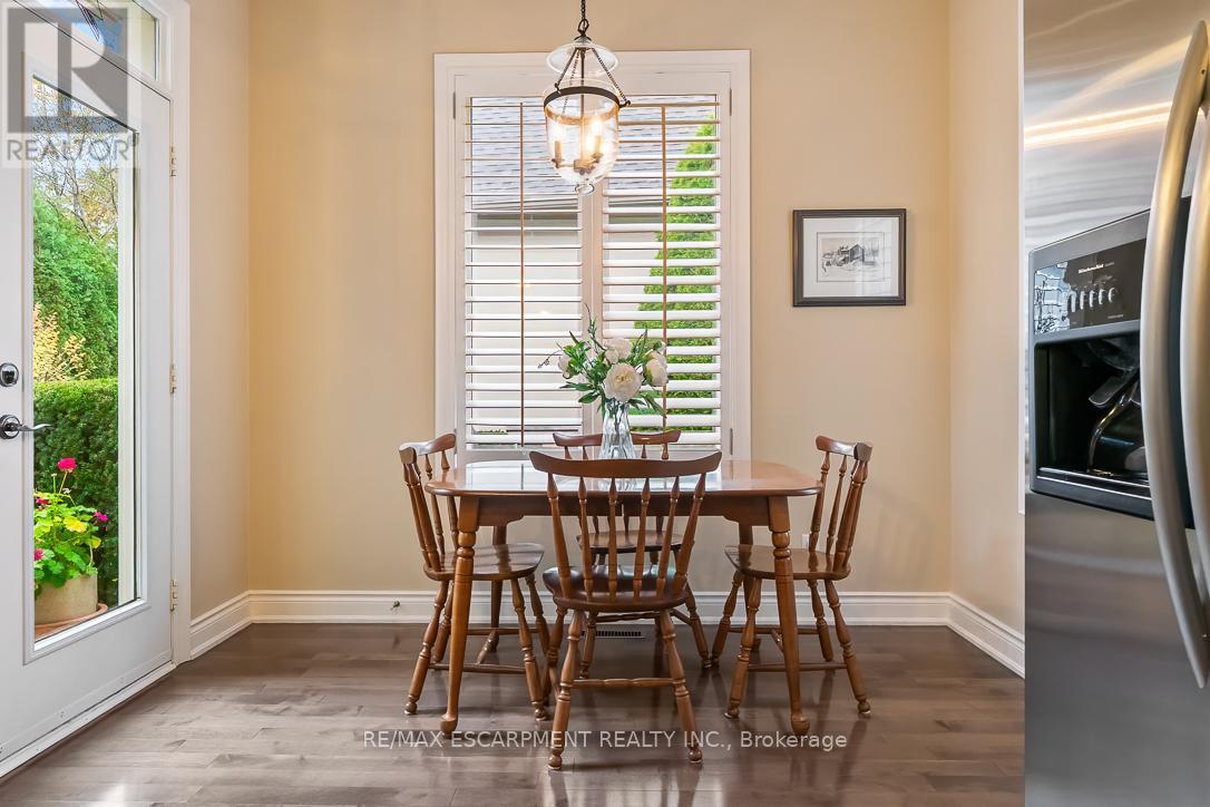 762 Hidden Grove Lane, Mississauga, ON - Indoor Photo Showing Dining Room