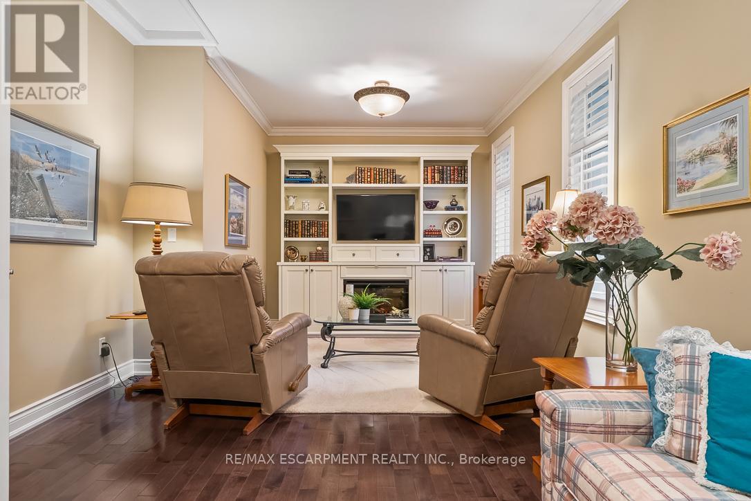 762 Hidden Grove Lane, Mississauga, ON - Indoor With Fireplace