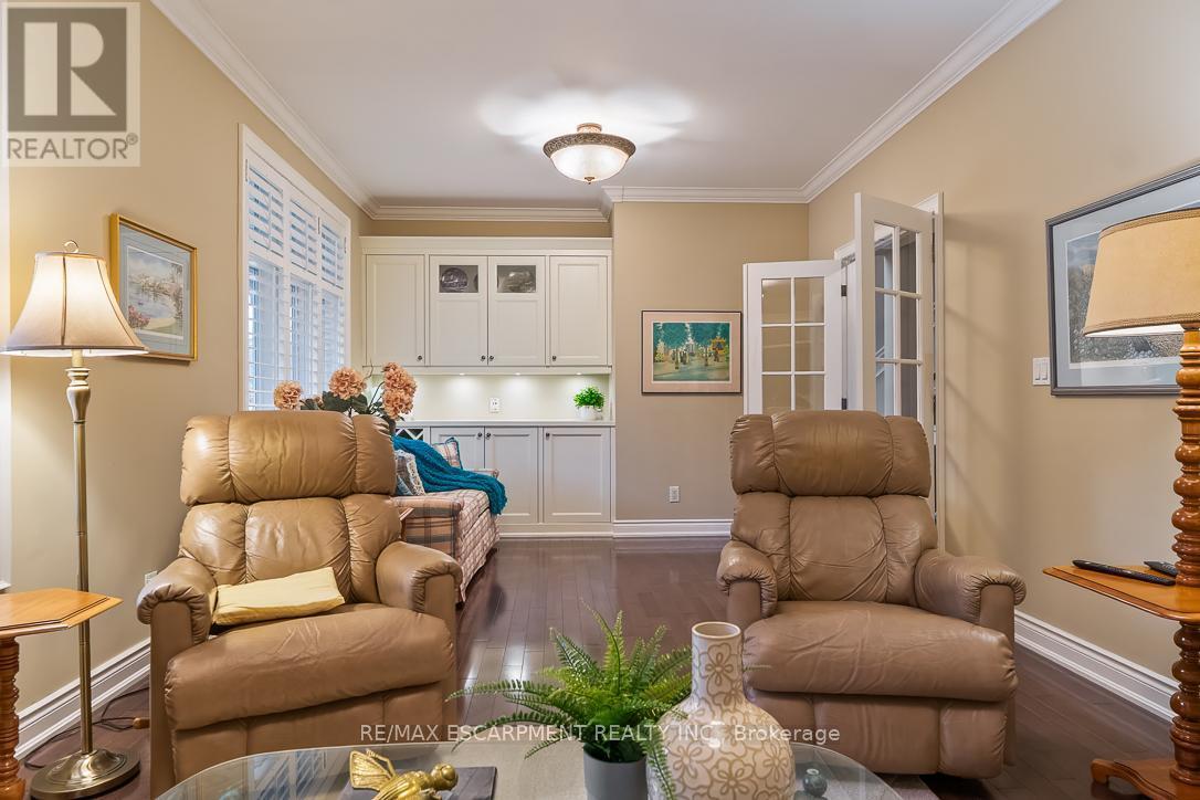 762 Hidden Grove Lane, Mississauga, ON - Indoor Photo Showing Living Room