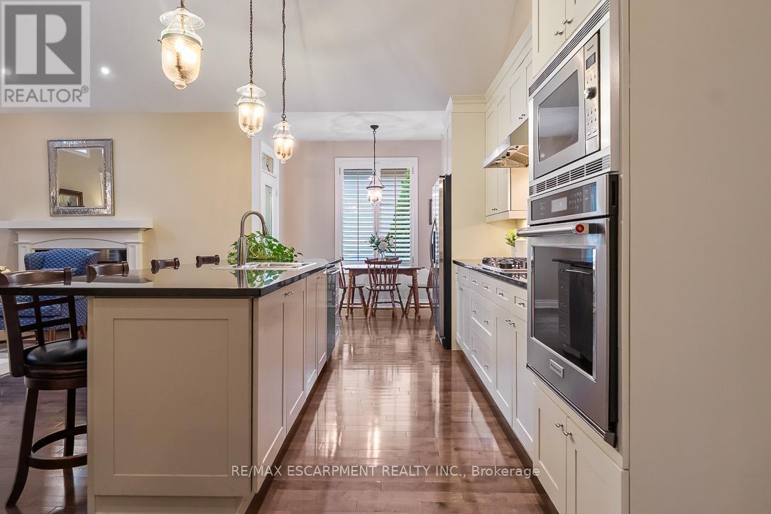 762 Hidden Grove Lane, Mississauga, ON - Indoor Photo Showing Kitchen
