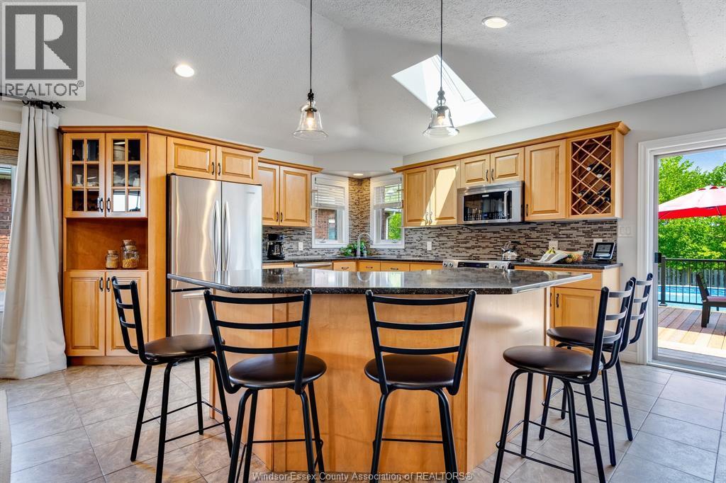 171 Sturgeon Meadows, Leamington, ON - Indoor Photo Showing Kitchen