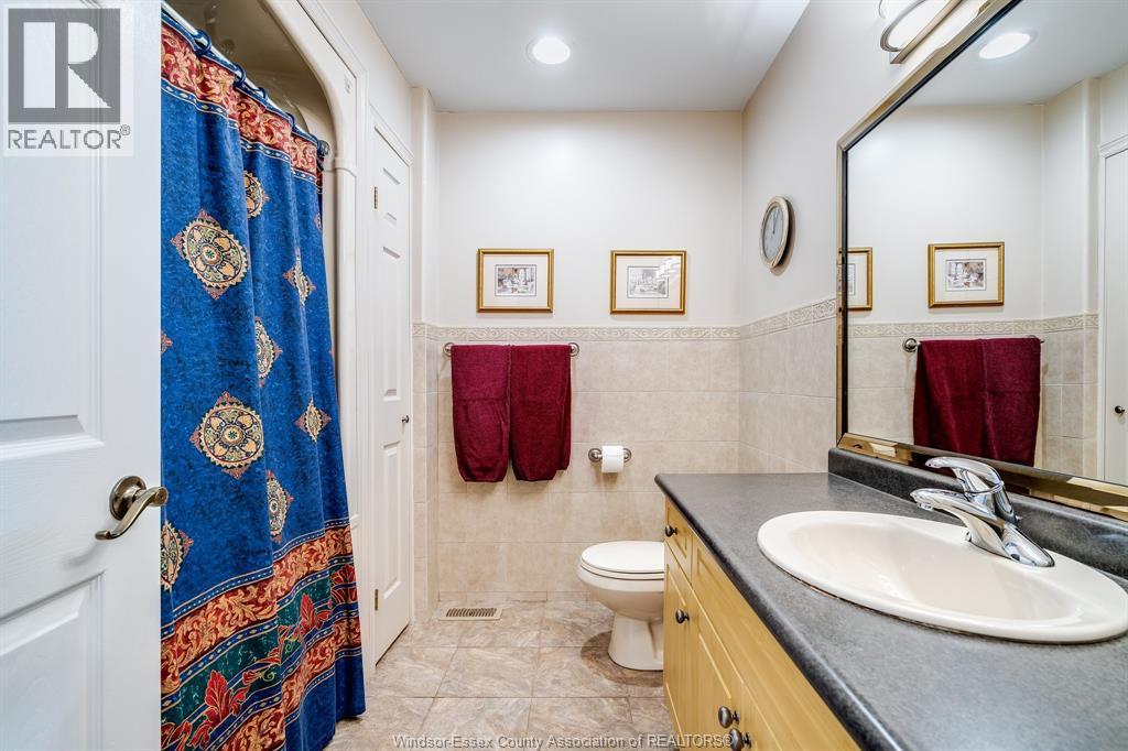 171 Sturgeon Meadows, Leamington, ON - Indoor Photo Showing Bathroom