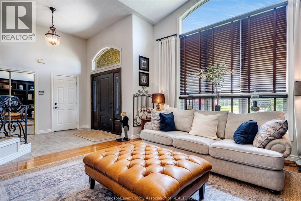 171 Sturgeon Meadows, Leamington, ON - Indoor Photo Showing Living Room