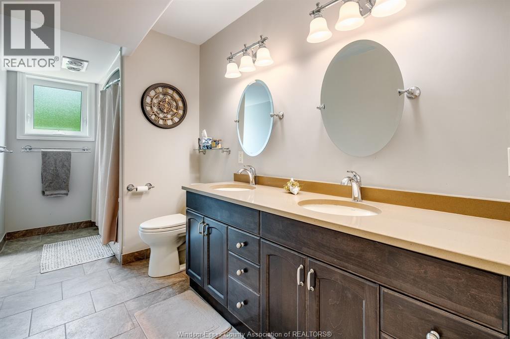 171 Sturgeon Meadows, Leamington, ON - Indoor Photo Showing Bathroom
