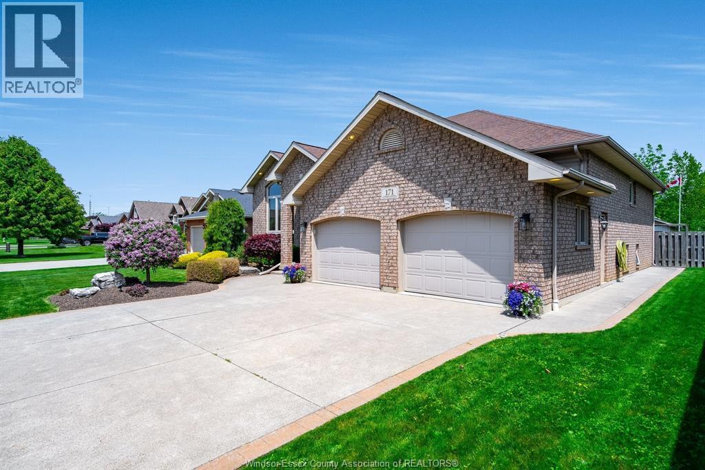 171 Sturgeon Meadows, Leamington, ON - Outdoor