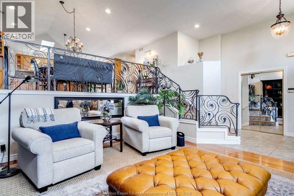 171 Sturgeon Meadows, Leamington, ON - Indoor Photo Showing Living Room