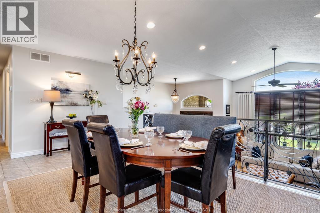171 Sturgeon Meadows, Leamington, ON - Indoor Photo Showing Dining Room
