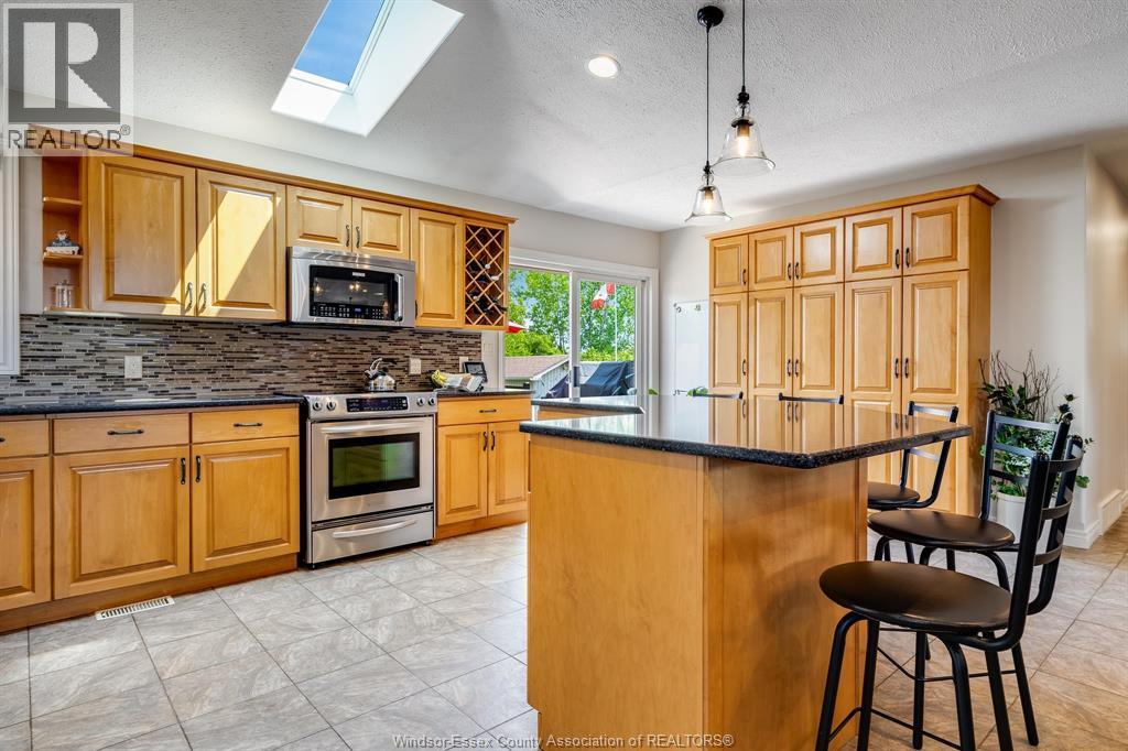 171 Sturgeon Meadows, Leamington, ON - Indoor Photo Showing Kitchen