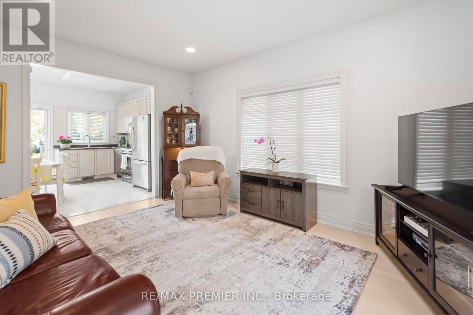 90 Shamrock Crescent, Vaughan, ON - Indoor Photo Showing Other Room