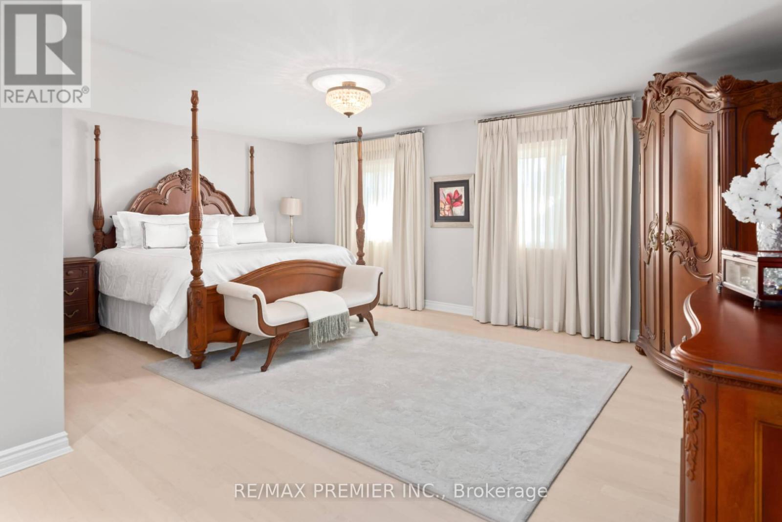 90 Shamrock Crescent, Vaughan, ON - Indoor Photo Showing Bedroom