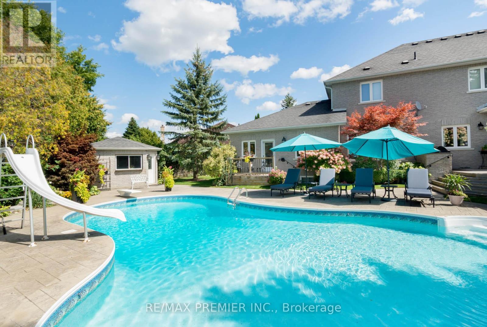 90 Shamrock Crescent, Vaughan, ON - Outdoor With In Ground Pool With Deck Patio Veranda With Backyard