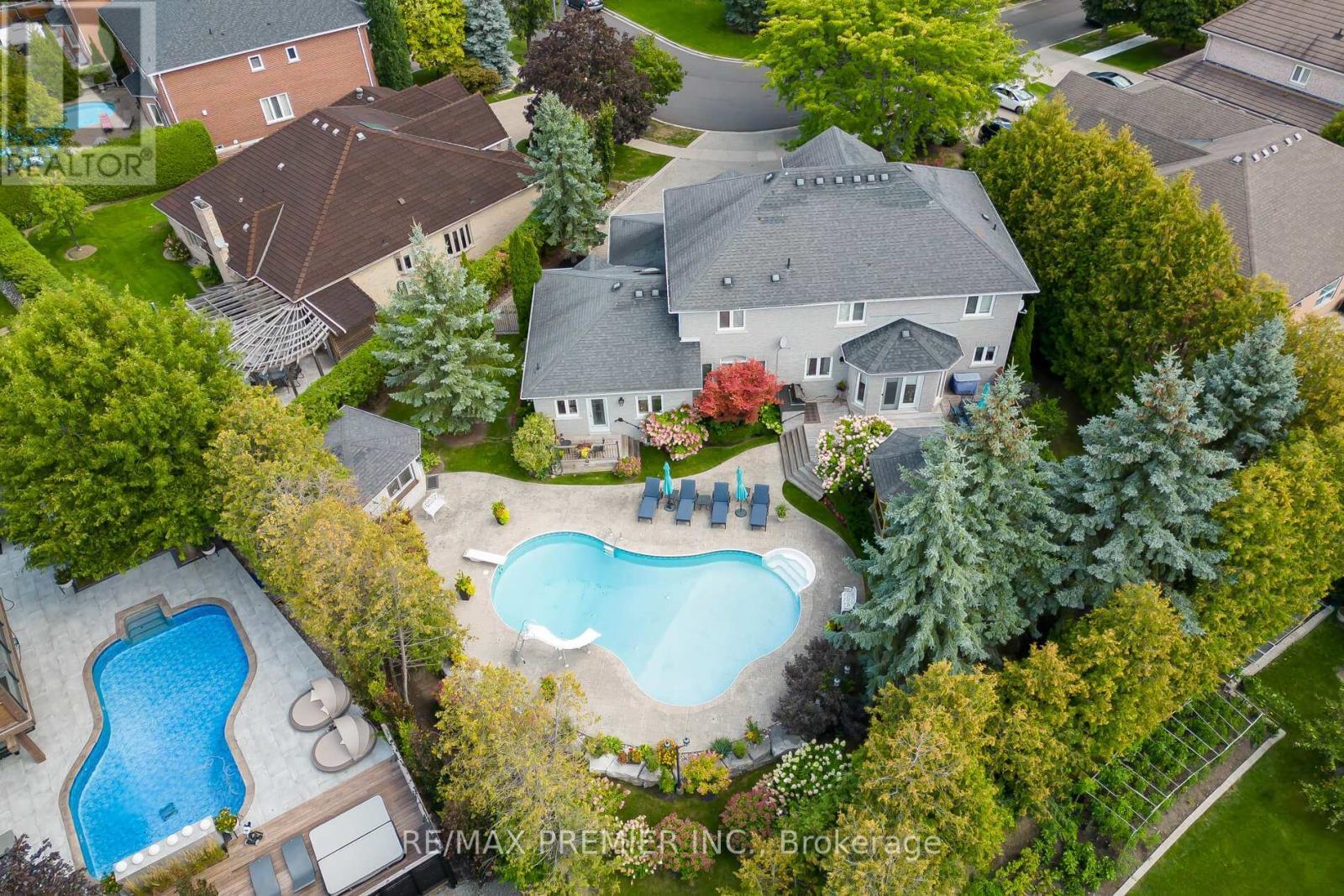 90 Shamrock Crescent, Vaughan, ON - Outdoor With In Ground Pool With Deck Patio Veranda With View