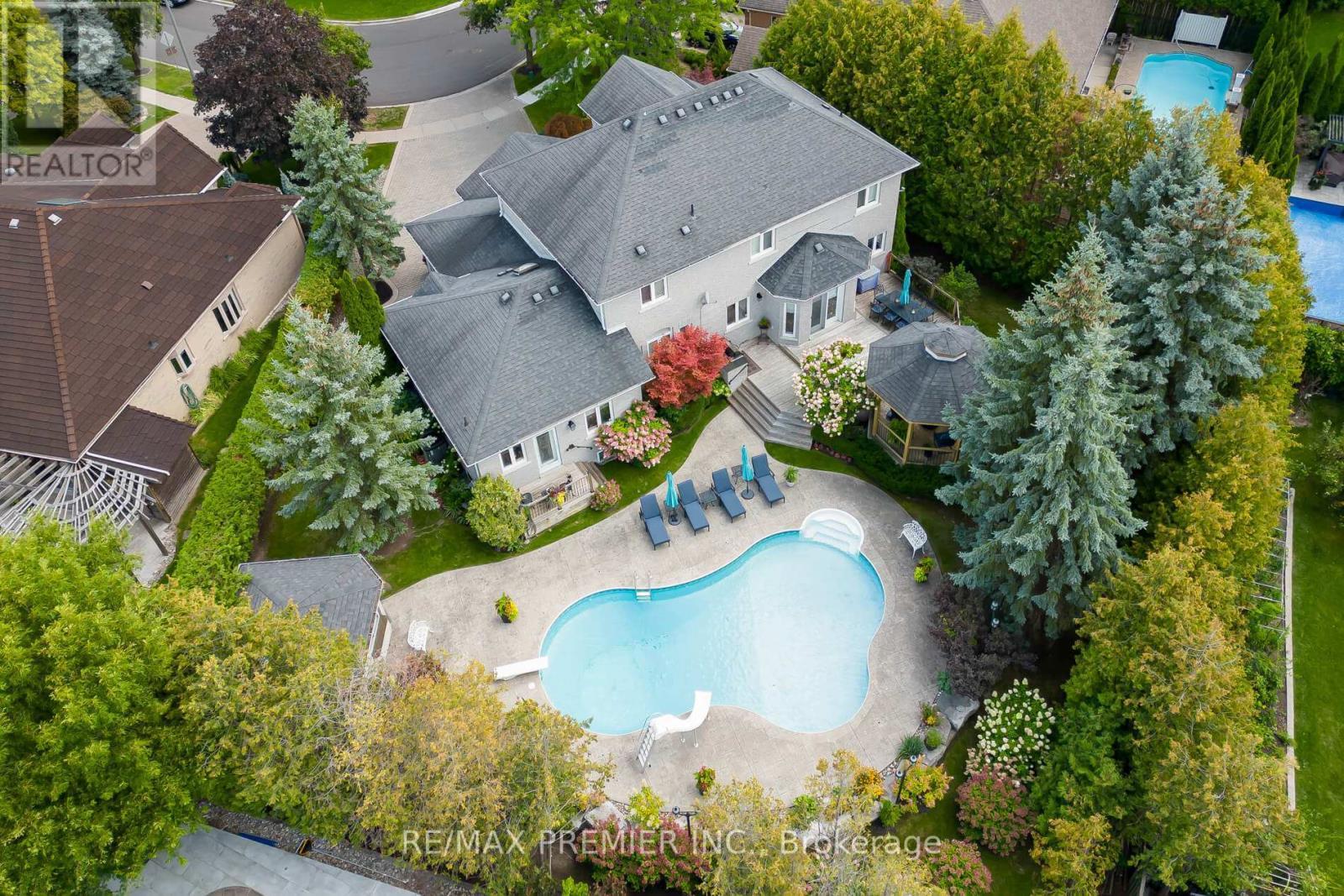 90 Shamrock Crescent, Vaughan, ON - Outdoor With In Ground Pool With Deck Patio Veranda With View