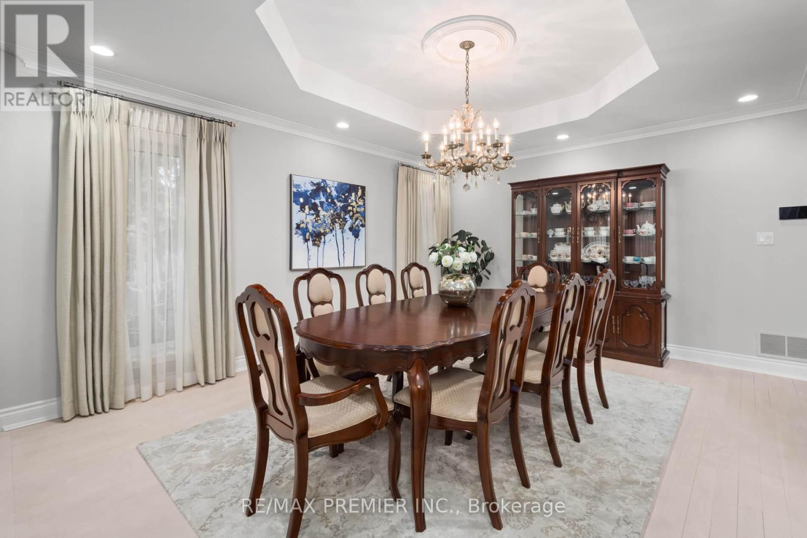90 Shamrock Crescent, Vaughan, ON - Indoor Photo Showing Dining Room