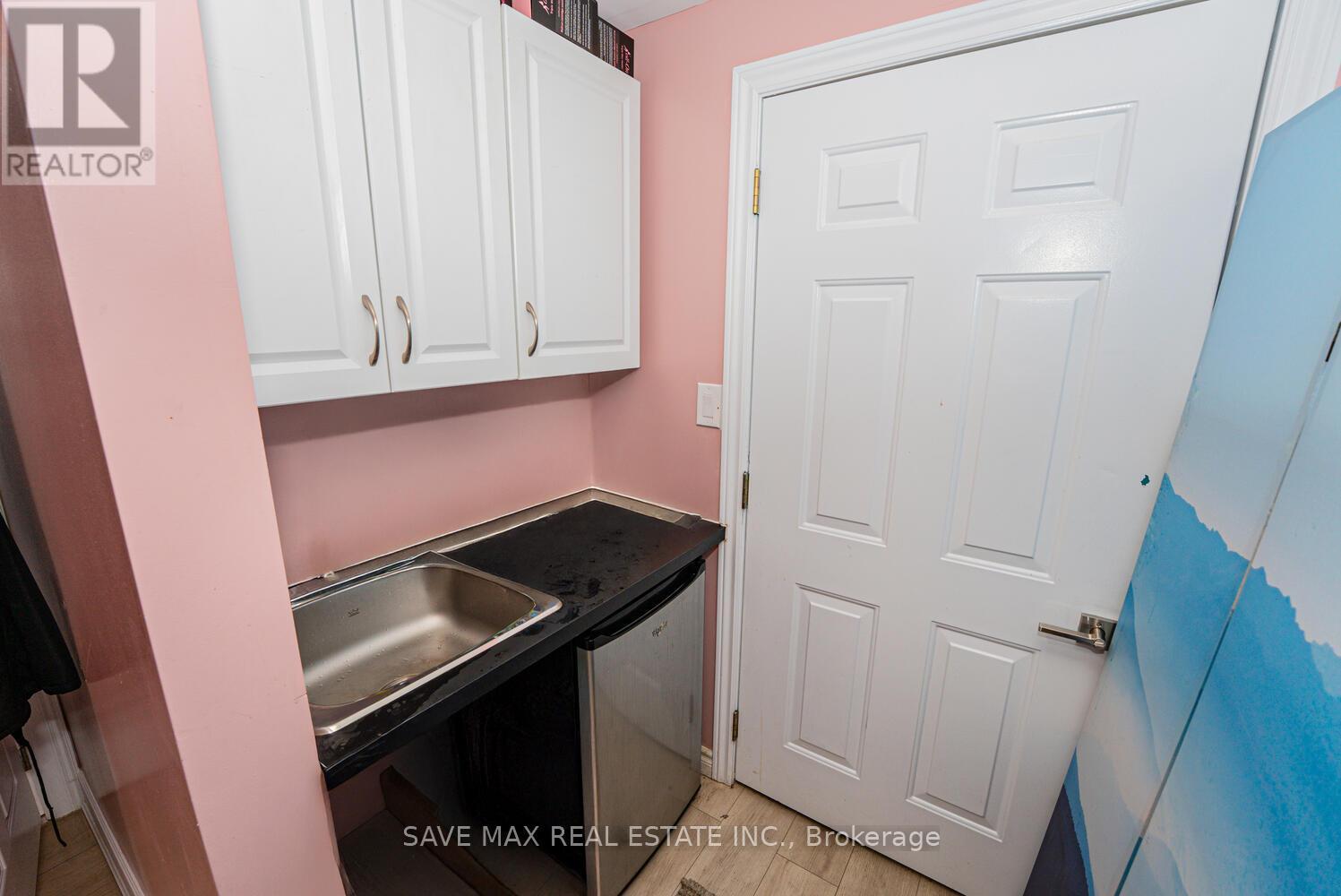 7060 Airport Road, Mississauga, ON