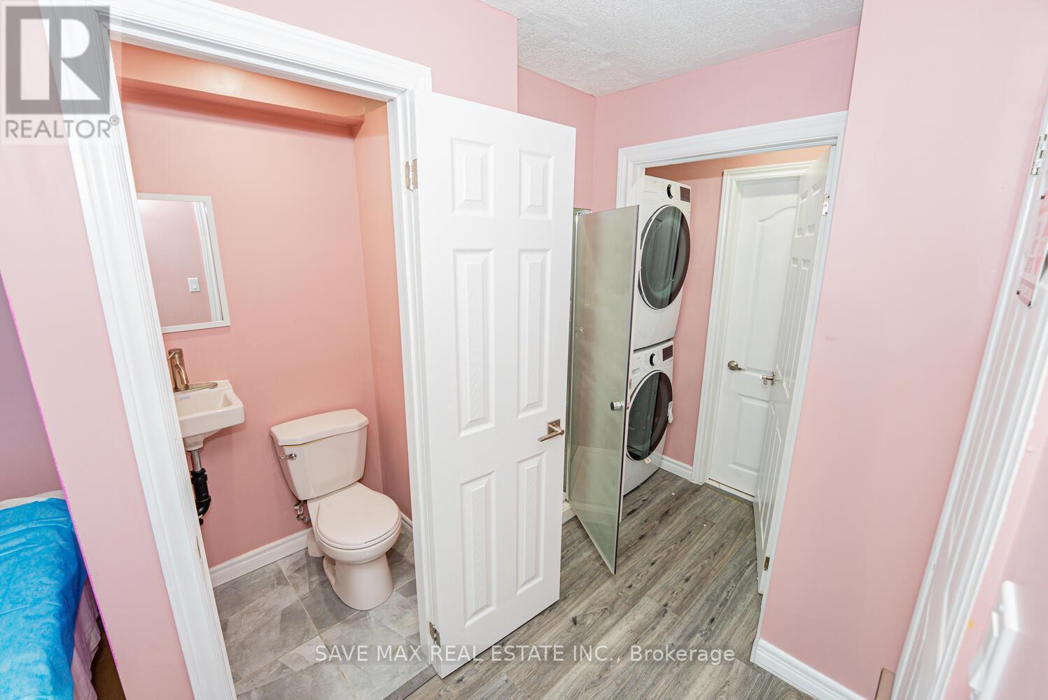 7060 Airport Road, Mississauga, ON