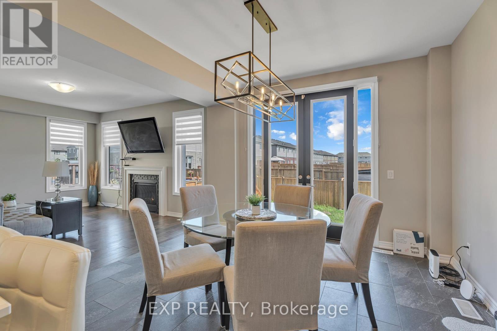 1206 Hansler Road, Thorold (Hurricane/Merrittville), ON - Indoor Photo Showing Dining Room With Fireplace