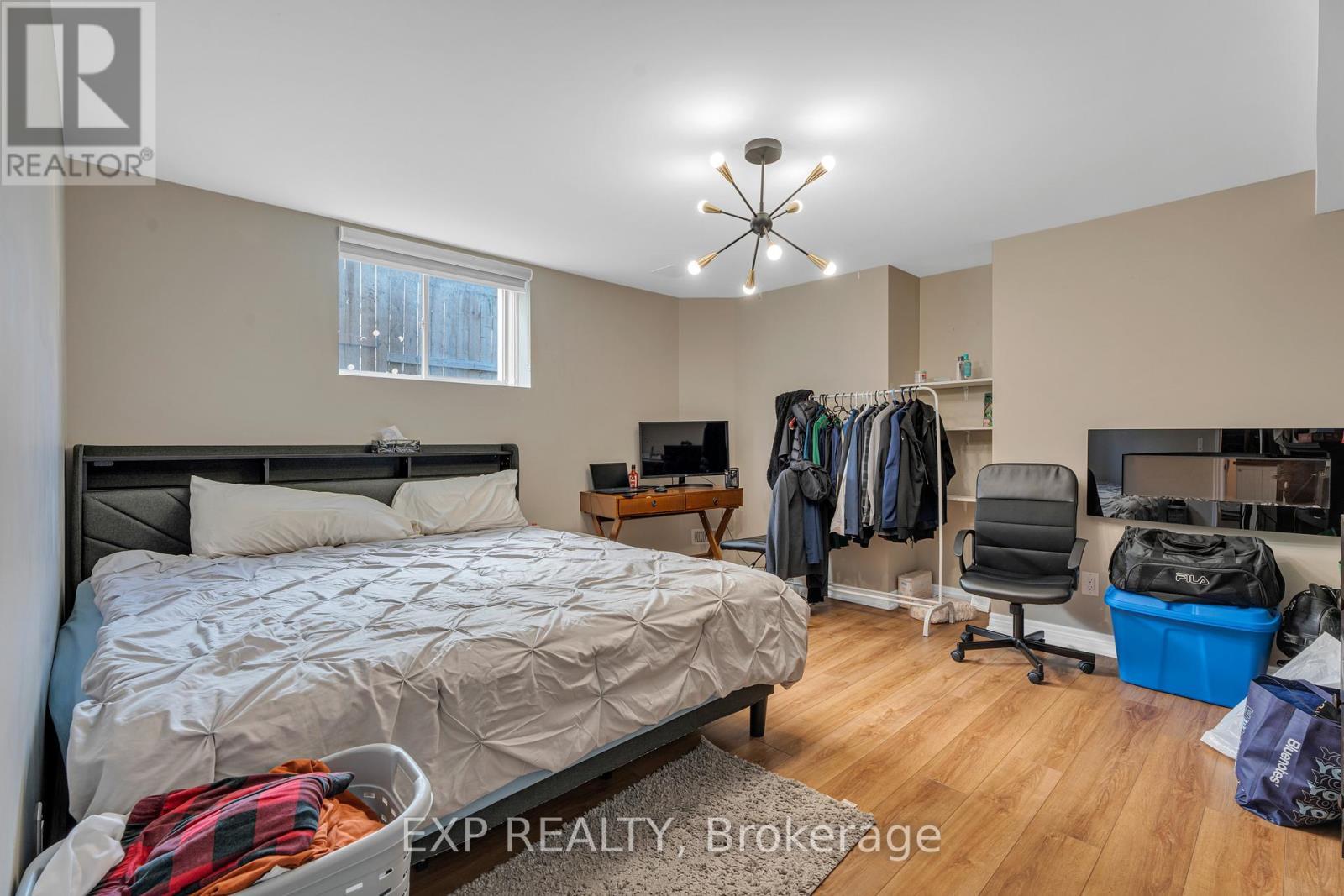 1206 Hansler Road, Thorold (Hurricane/Merrittville), ON - Indoor Photo Showing Bedroom