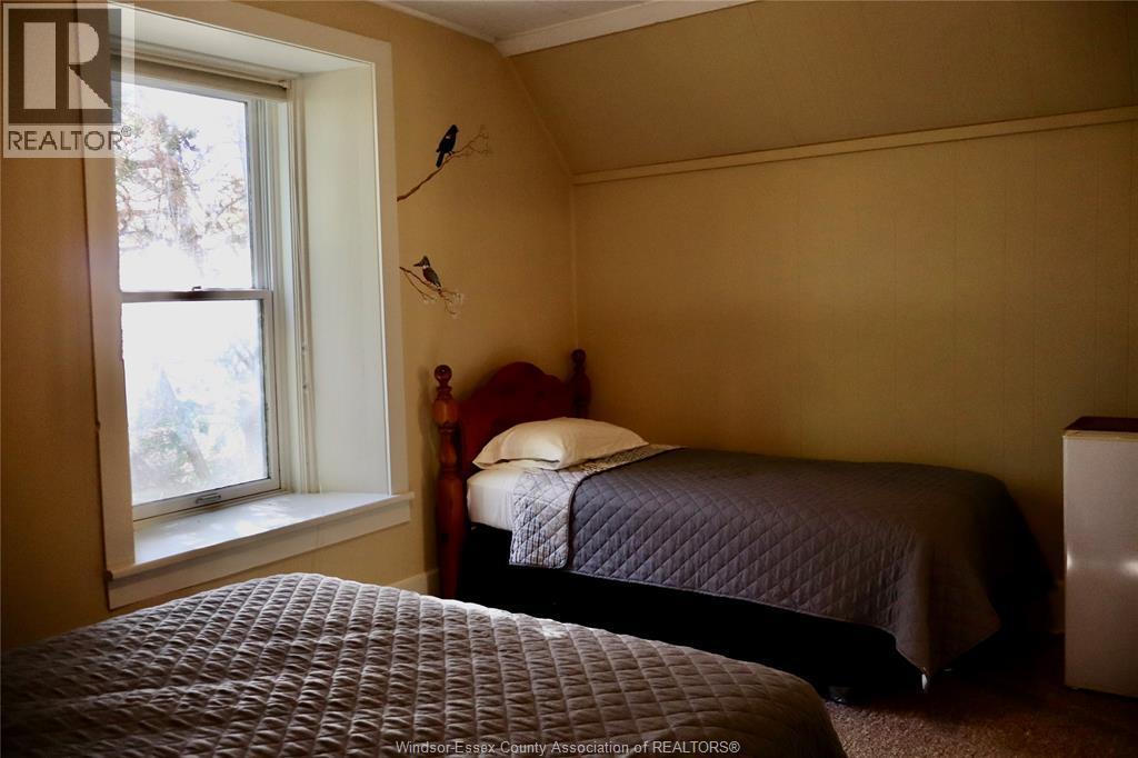 933 West Shore Road, Pelee Island, ON - Indoor Photo Showing Bedroom