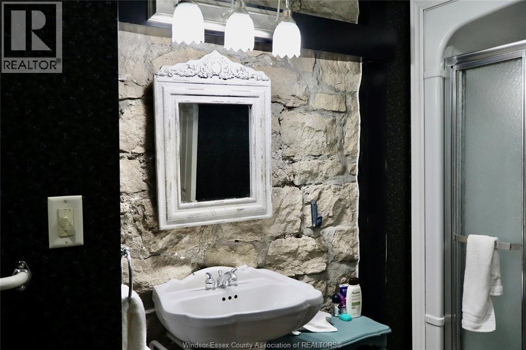 933 West Shore Road, Pelee Island, ON - Photo Showing Bathroom