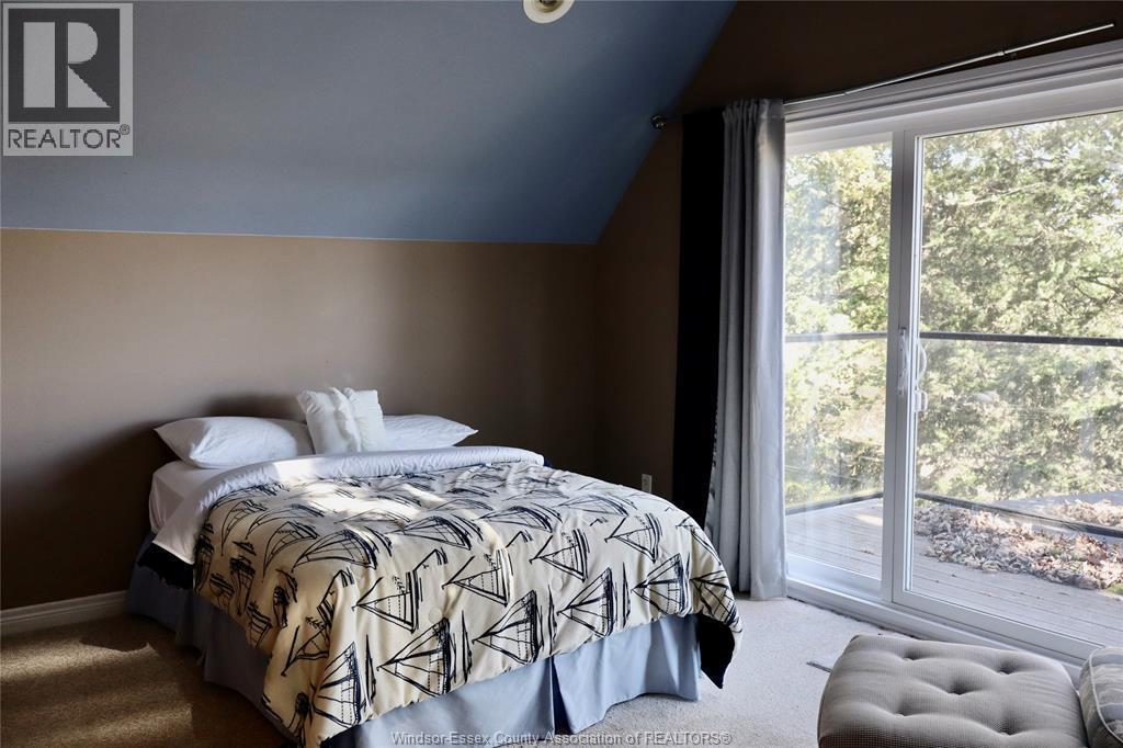 933 West Shore Road, Pelee Island, ON - Indoor Photo Showing Bedroom
