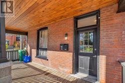 Let's go inside to the upper unit -