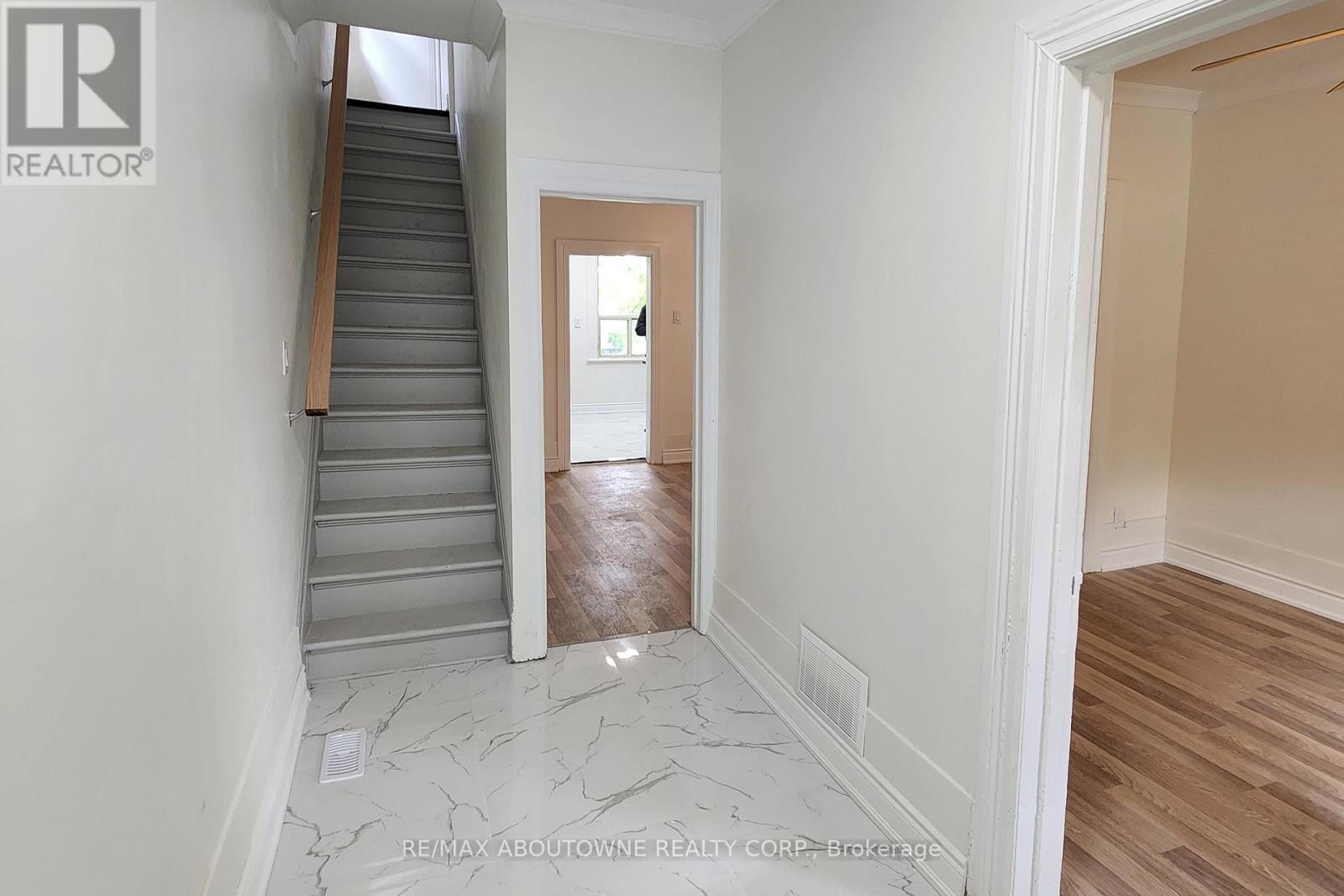 41 Somerset Avenue, Hamilton, ON - Indoor Photo Showing Other Room