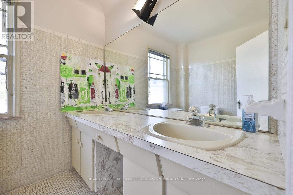 160 King Street E, Mississauga, ON - Indoor Photo Showing Bathroom