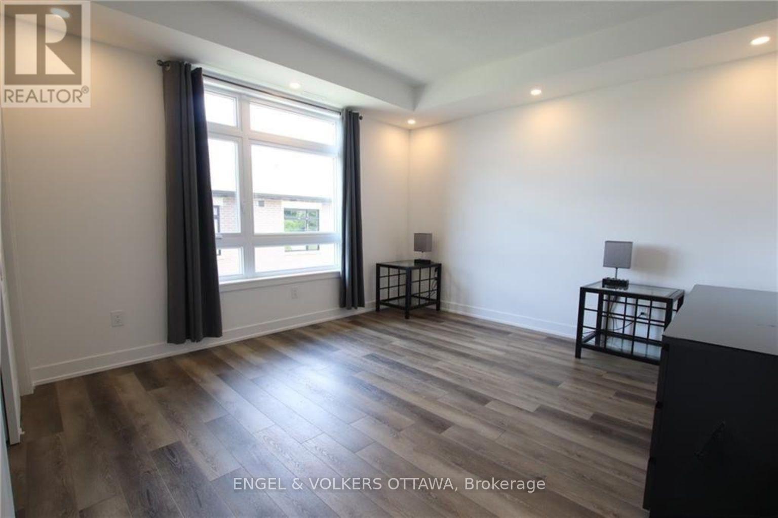 H - 380 Rolling Meadow Crescent, Ottawa, ON - Indoor Photo Showing Other Room