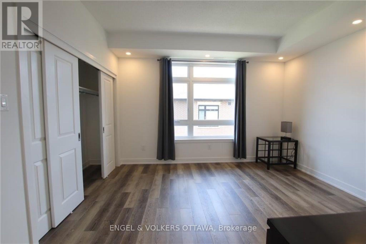 H - 380 Rolling Meadow Crescent, Ottawa, ON - Indoor Photo Showing Other Room