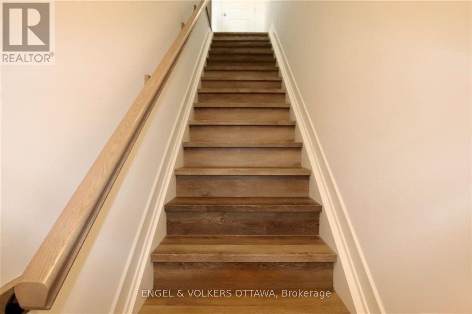 H - 380 Rolling Meadow Crescent, Ottawa, ON - Indoor Photo Showing Other Room