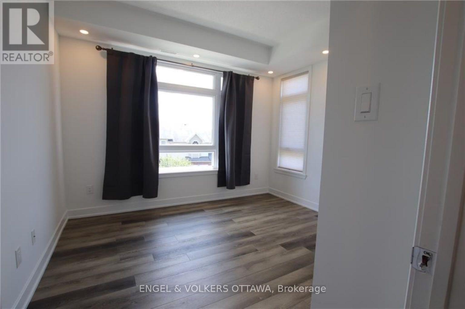 H - 380 Rolling Meadow Crescent, Ottawa, ON - Indoor Photo Showing Other Room