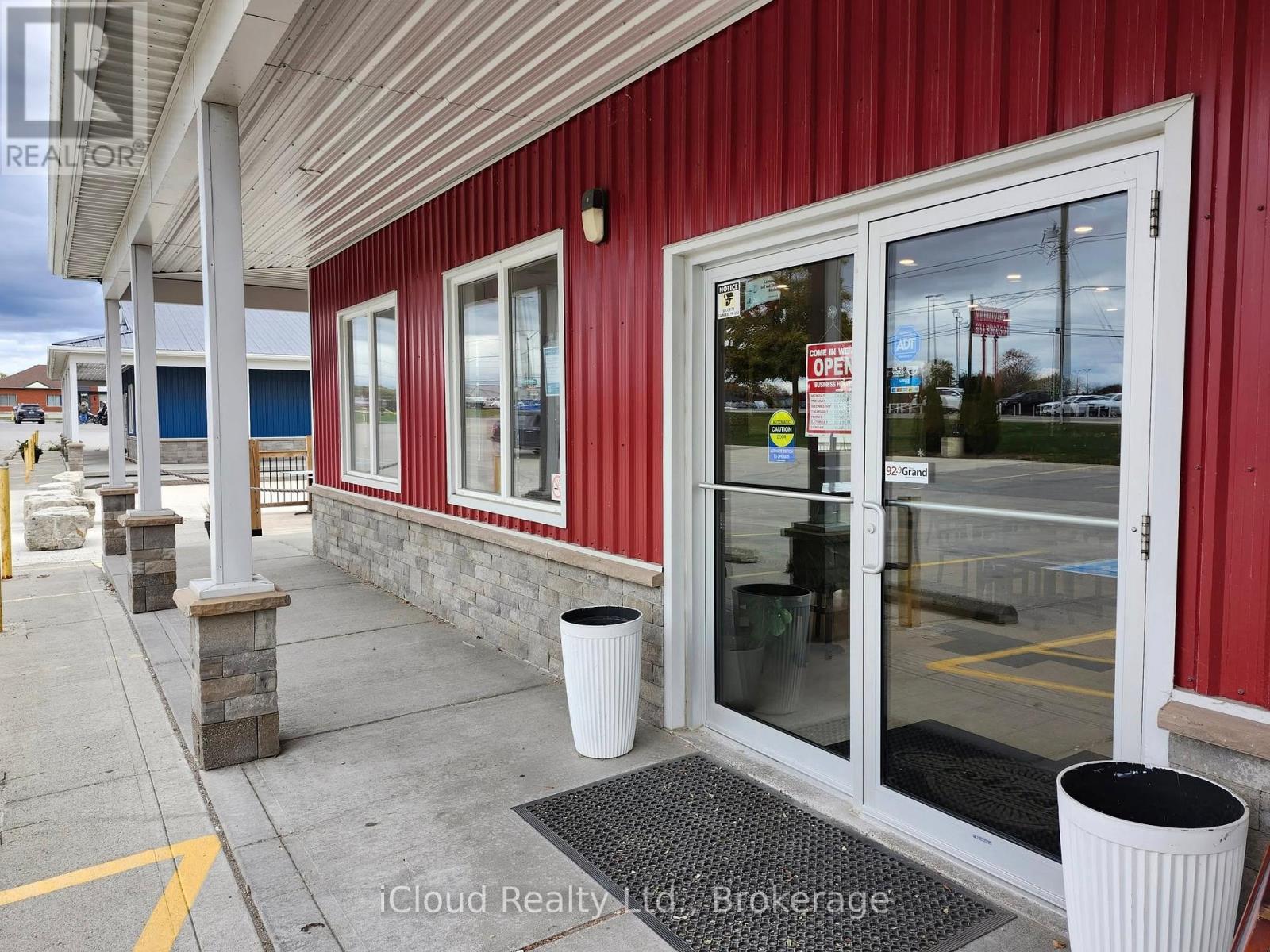 35 Talbot Street E, Haldimand, ON