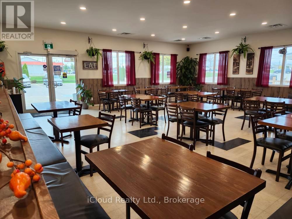 35 Talbot Street E, Haldimand, ON