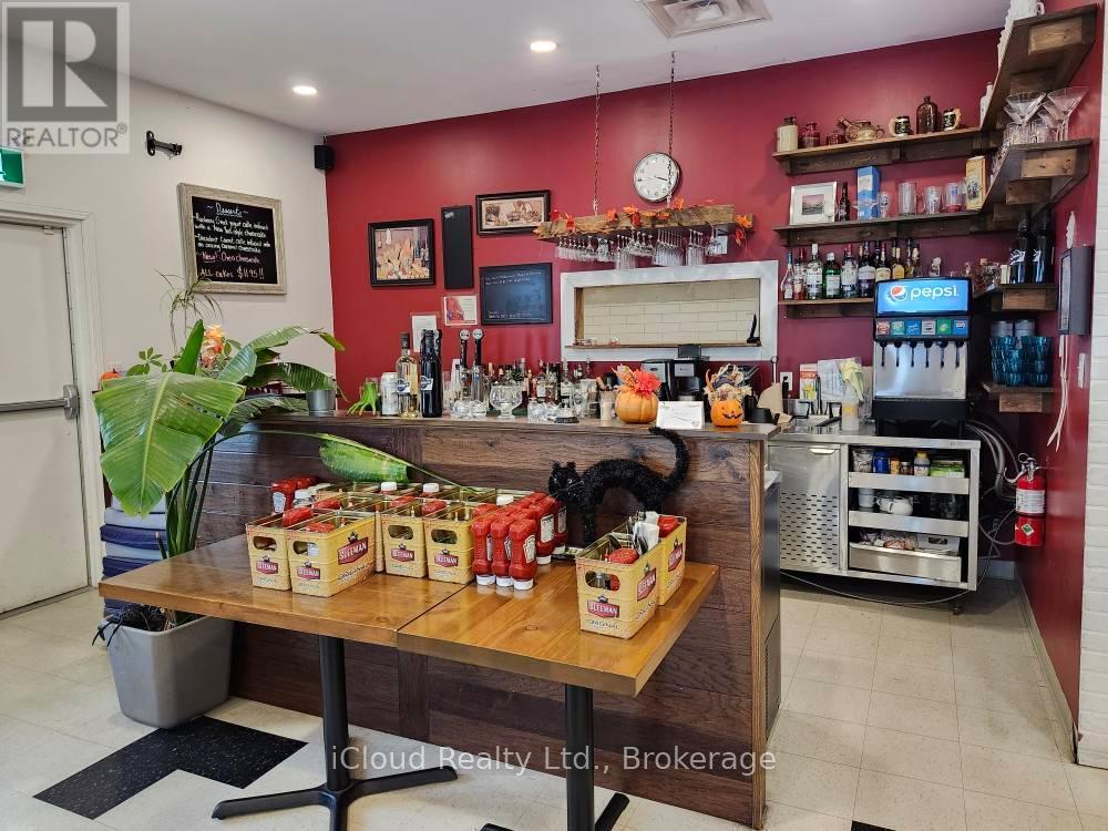 35 Talbot Street E, Haldimand, ON