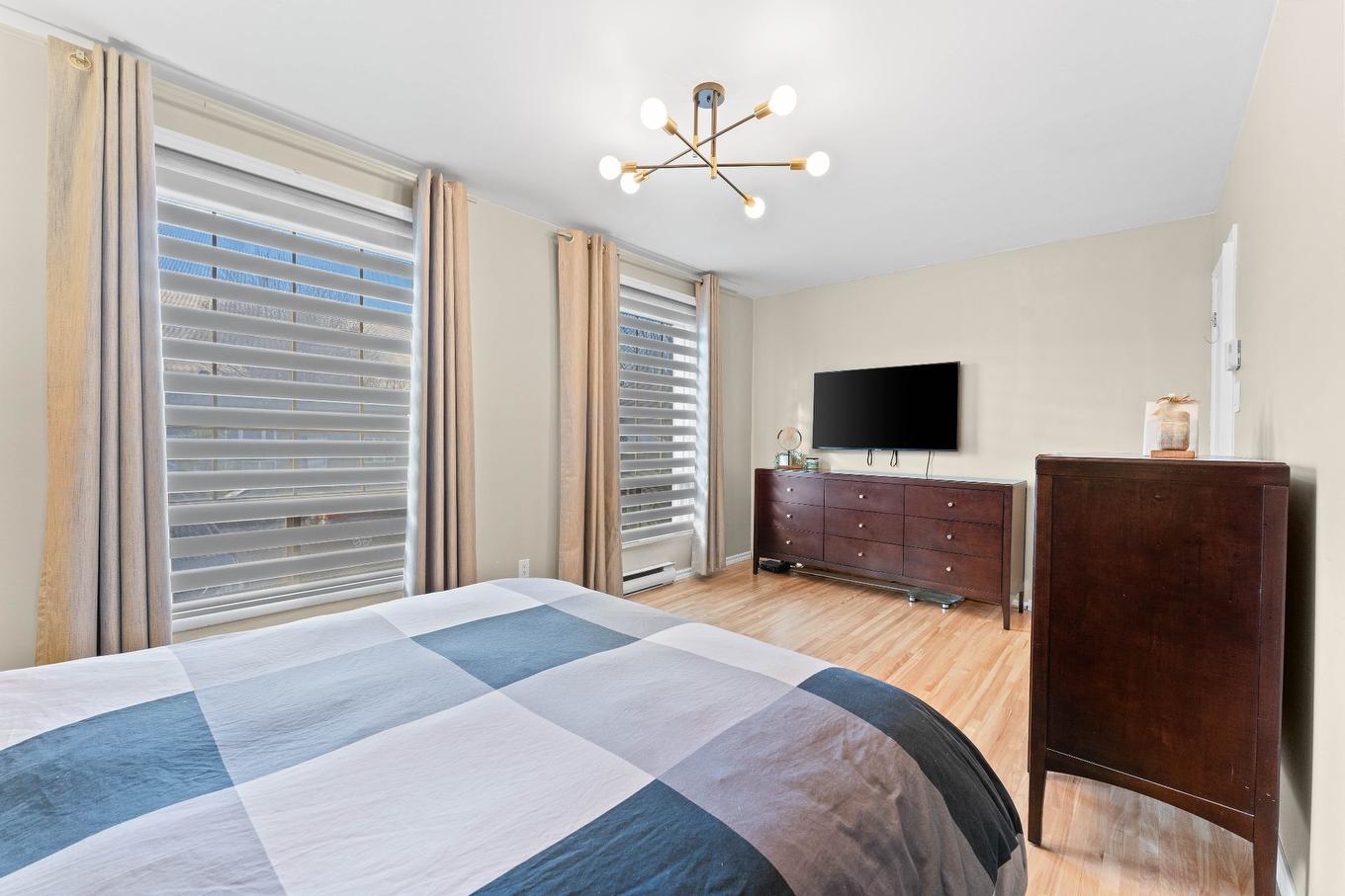 Primary bedroom - 4 Rue Lambert, Repentigny (Repentigny), QC - Indoor Photo Showing Bedroom