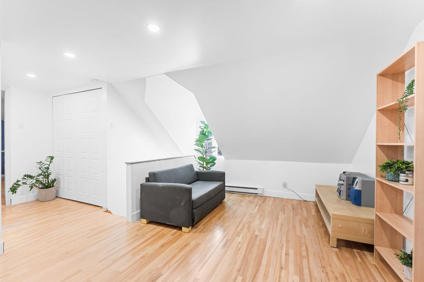 Family room - 4 Rue Lambert, Repentigny (Repentigny), QC - Indoor Photo Showing Other Room