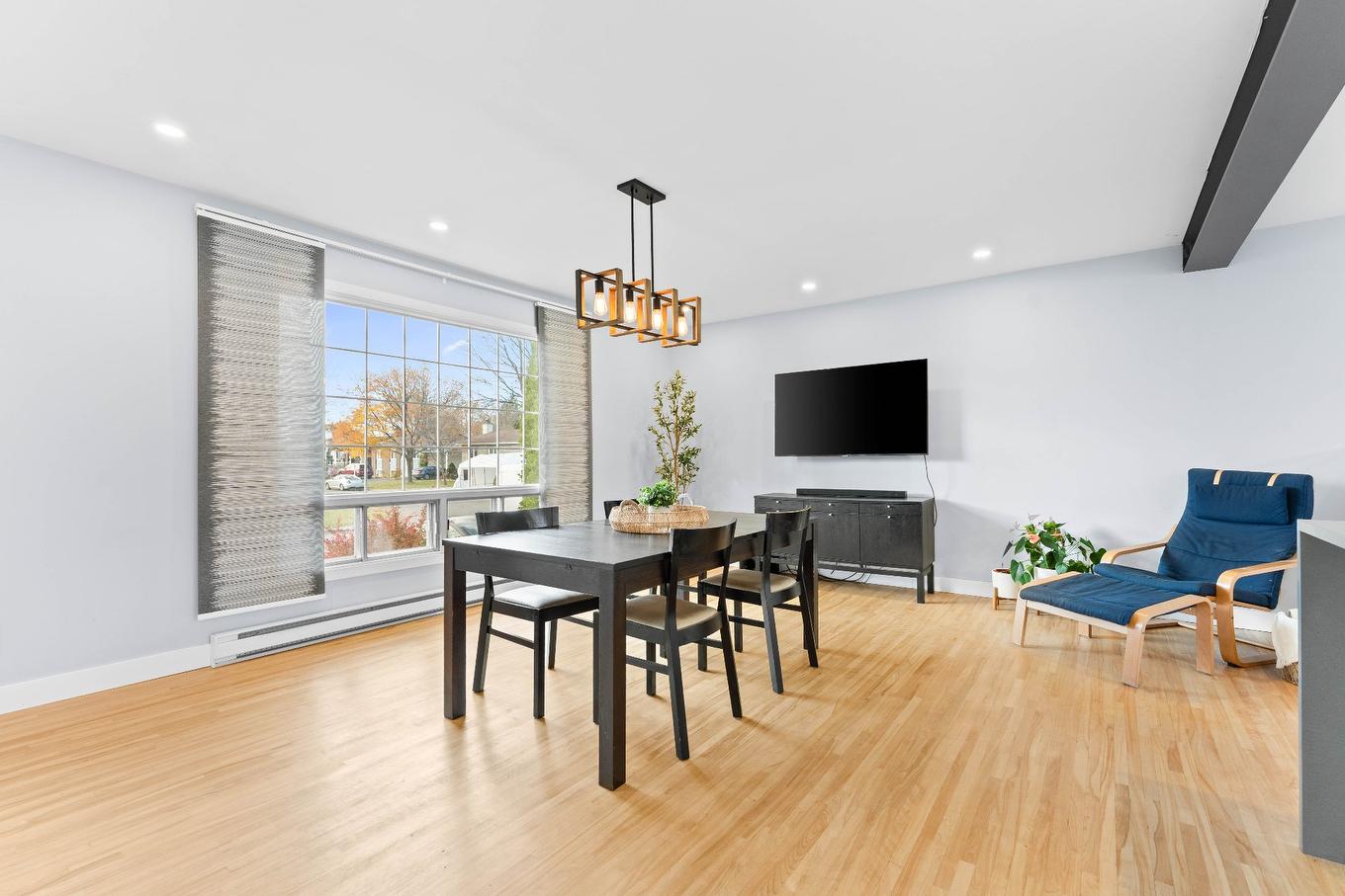 Dining room - 4 Rue Lambert, Repentigny (Repentigny), QC - Indoor Photo Showing Dining Room