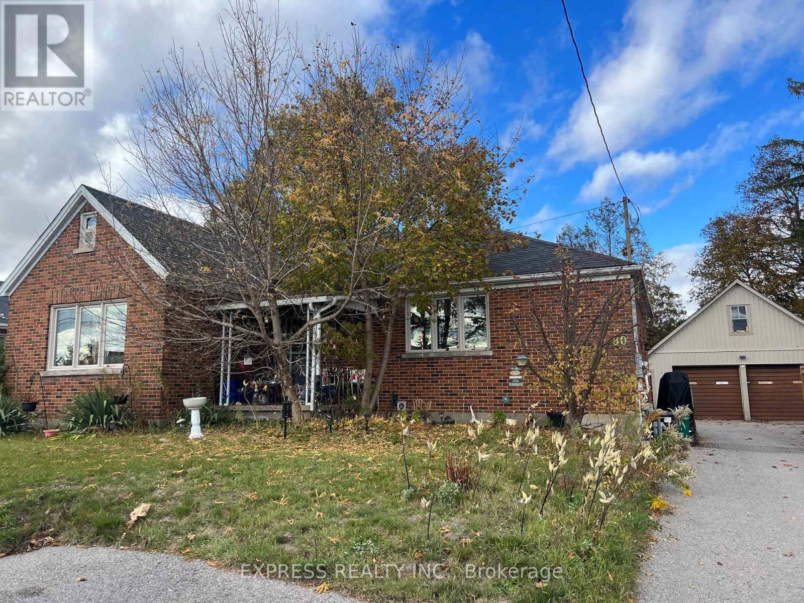 Bsmt - 80 Taunton Road W, Oshawa, ON - Outdoor