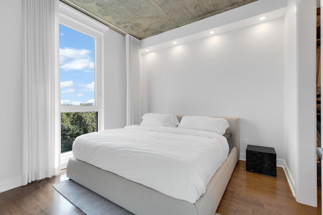 Chambre à coucher - 404-2200 Rue Harriet-Quimby, Montréal (Saint-Laurent), QC - Indoor Photo Showing Bedroom