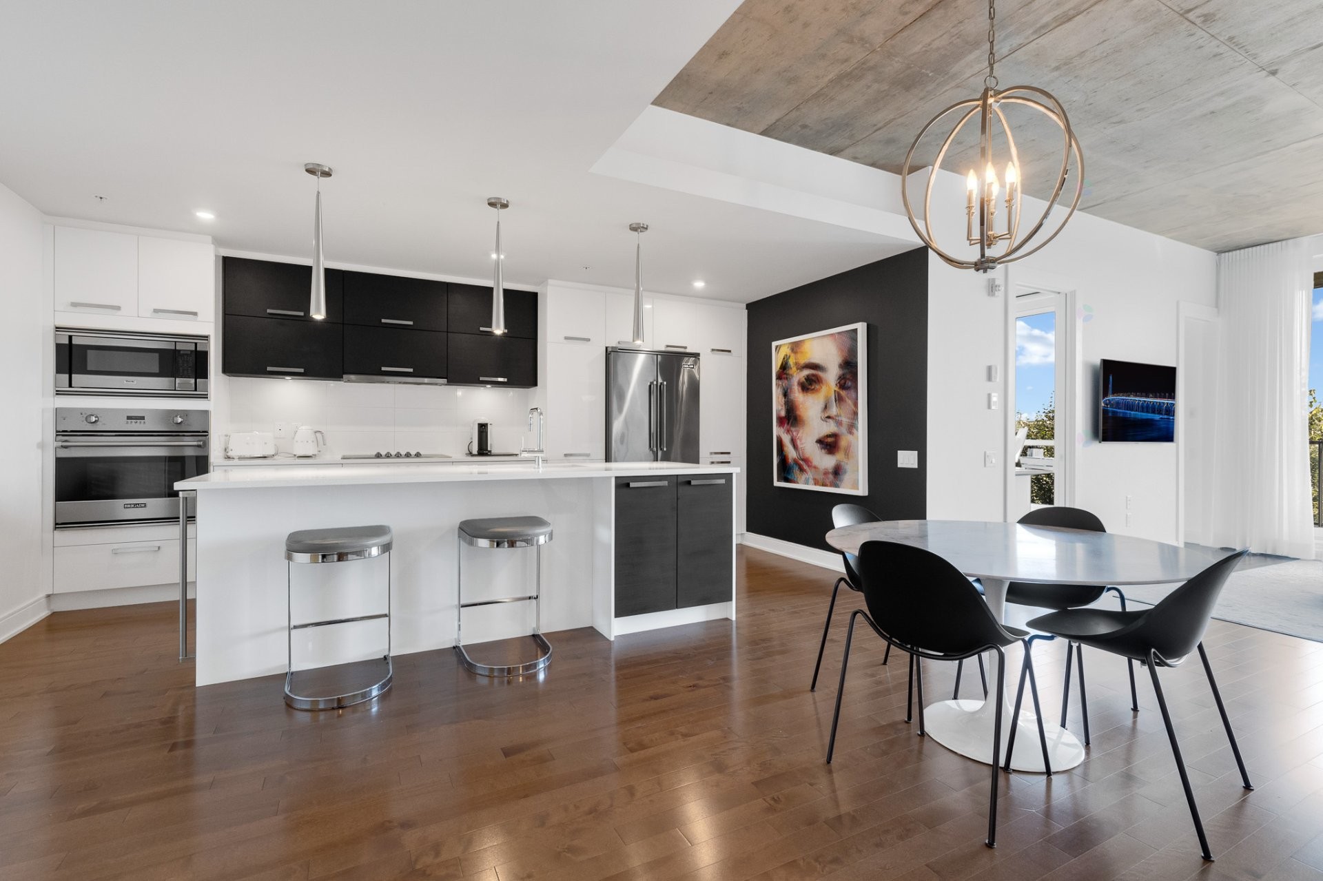 Kitchen - 404-2200 Rue Harriet-Quimby, Montréal (Saint-Laurent), QC - Indoor Photo Showing Kitchen With Upgraded Kitchen